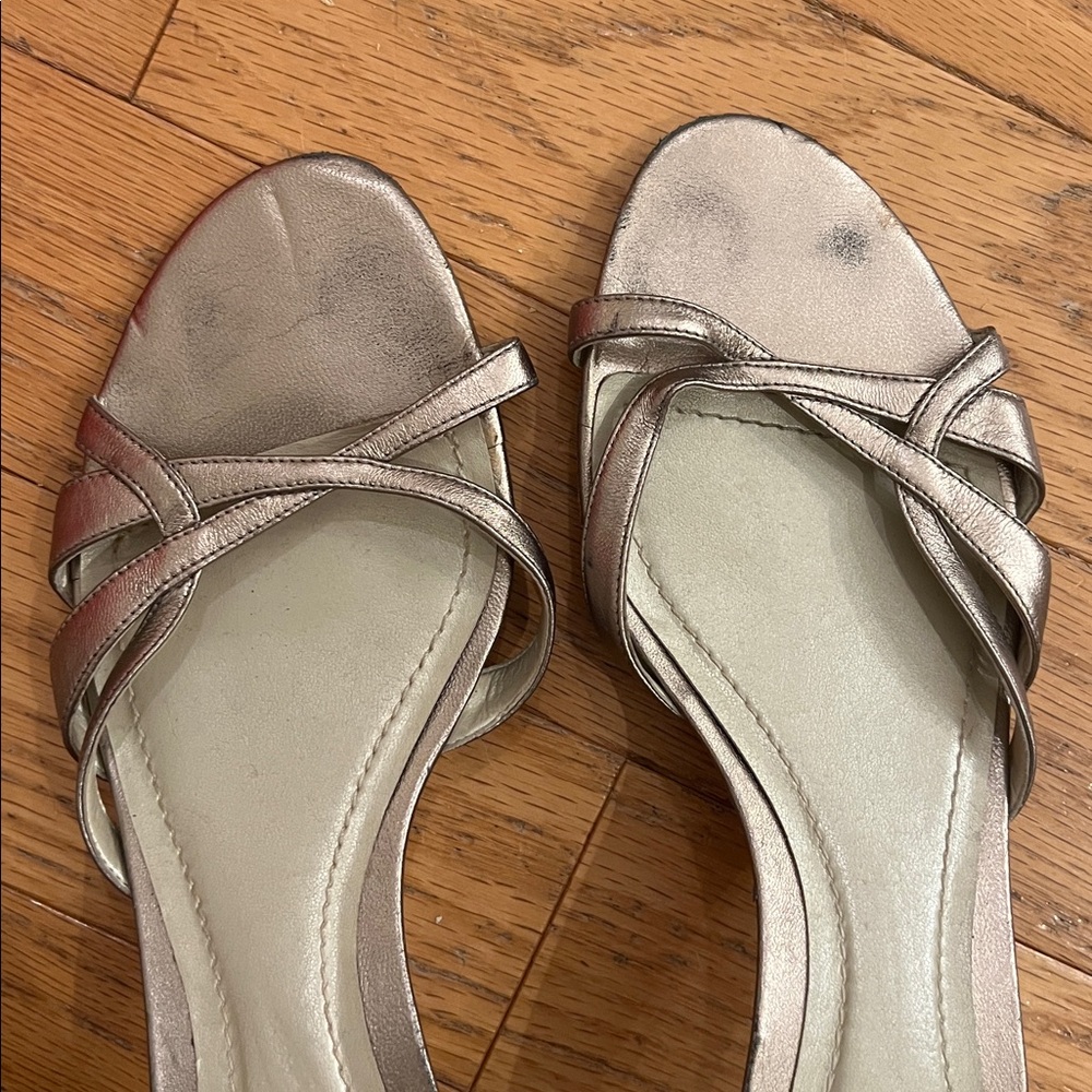 Ann Taylor Metallic Chamoagne / Gold / Silver Low Heeled Sandals -Classy Straps - Picture 5 of 8